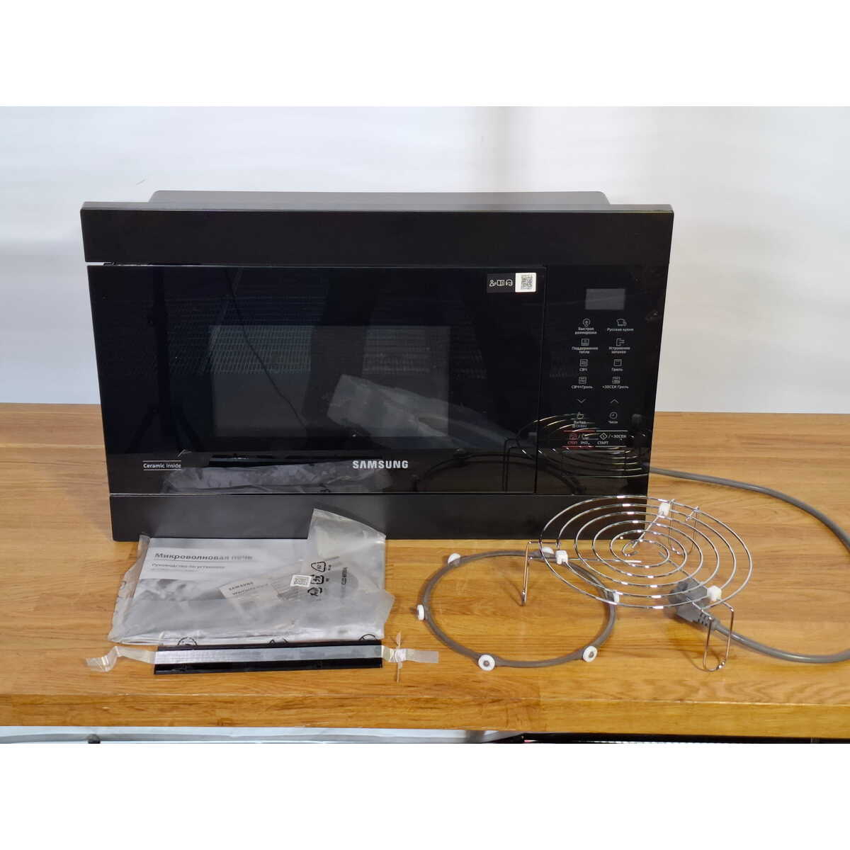 Микроволновая печь Samsung MG22M8054AK/BW, черный