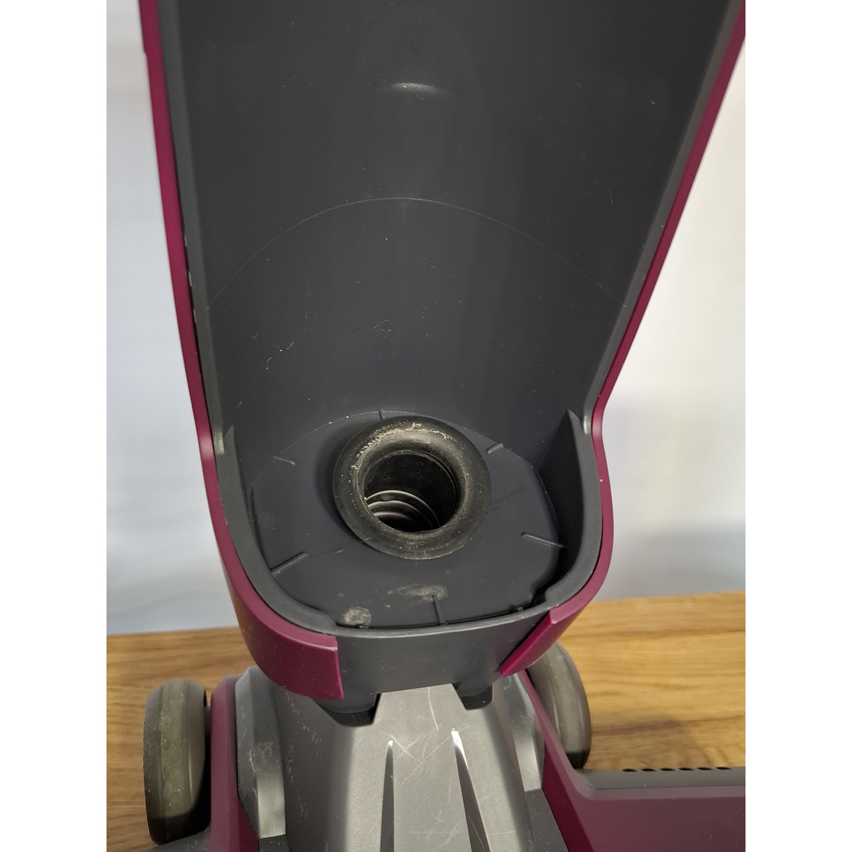 Пылесос беспроводной Thomson VH20BW02 (Цвет: Purple)