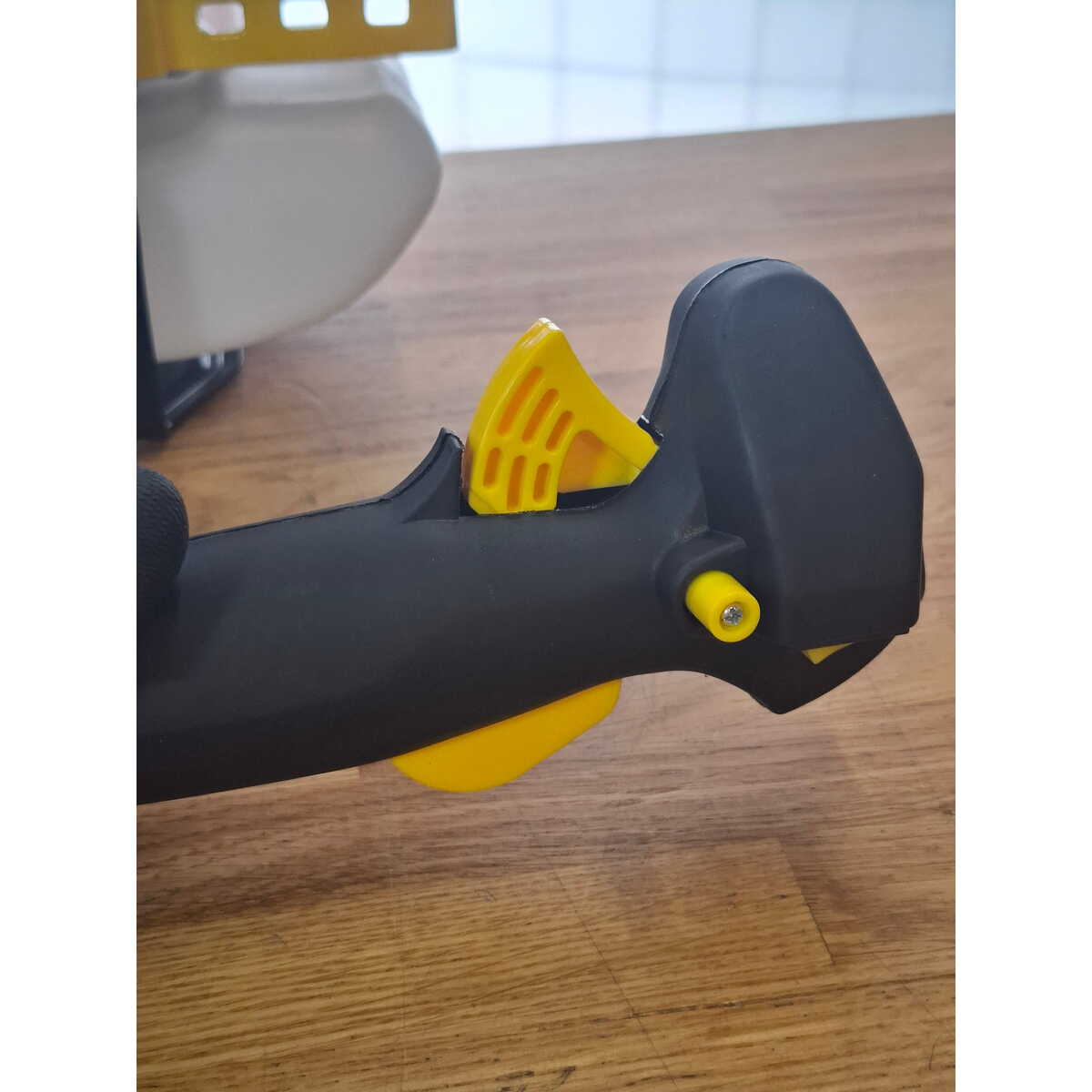 Триммер бензиновый Champion T517 (Цвет: Yellow)