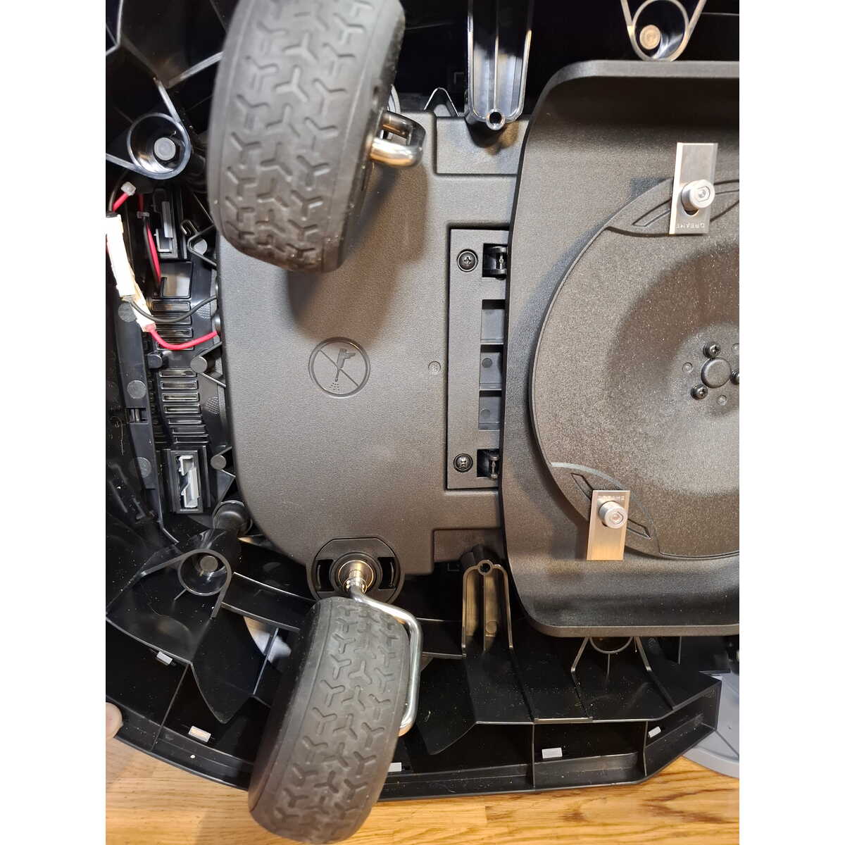 Робот-газонокосилка Dreame Roboticmower A1 Pro (Цвет: Grey)