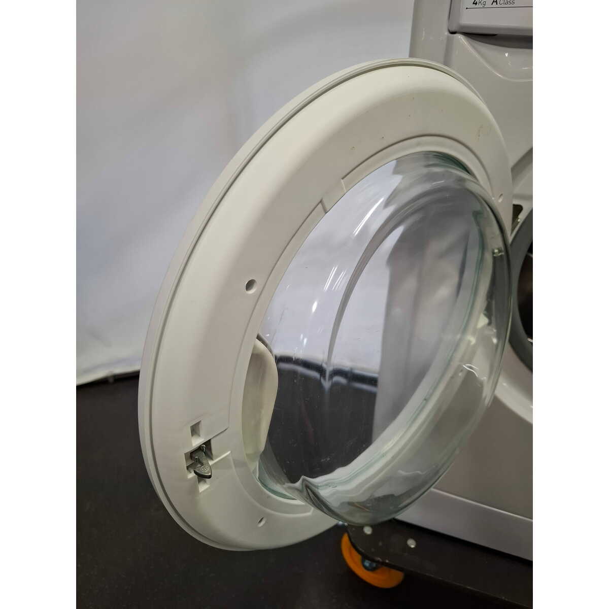 Стиральная машина Indesit IWUC 4105, белый