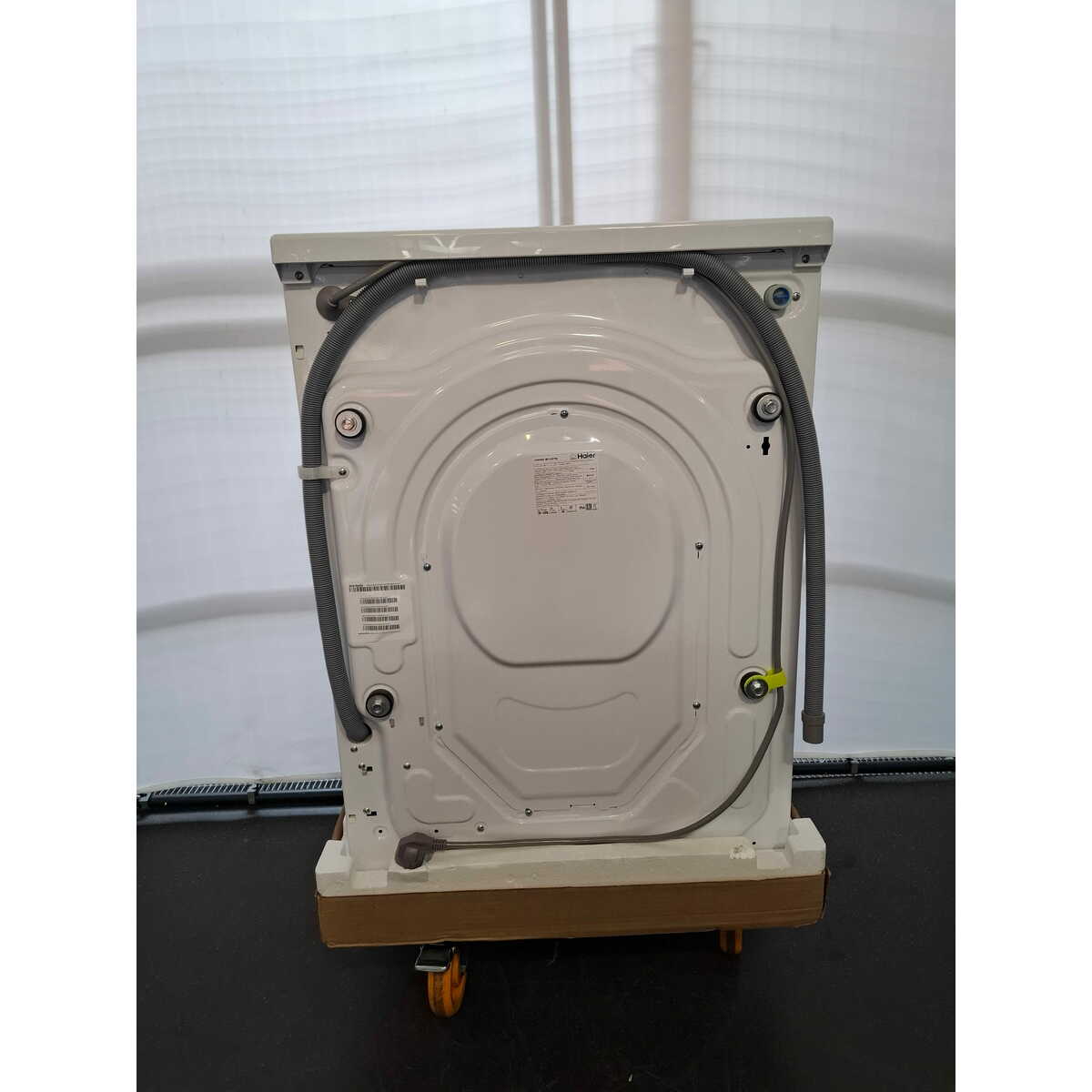 Стиральная машина Haier HW80-B14279, белый