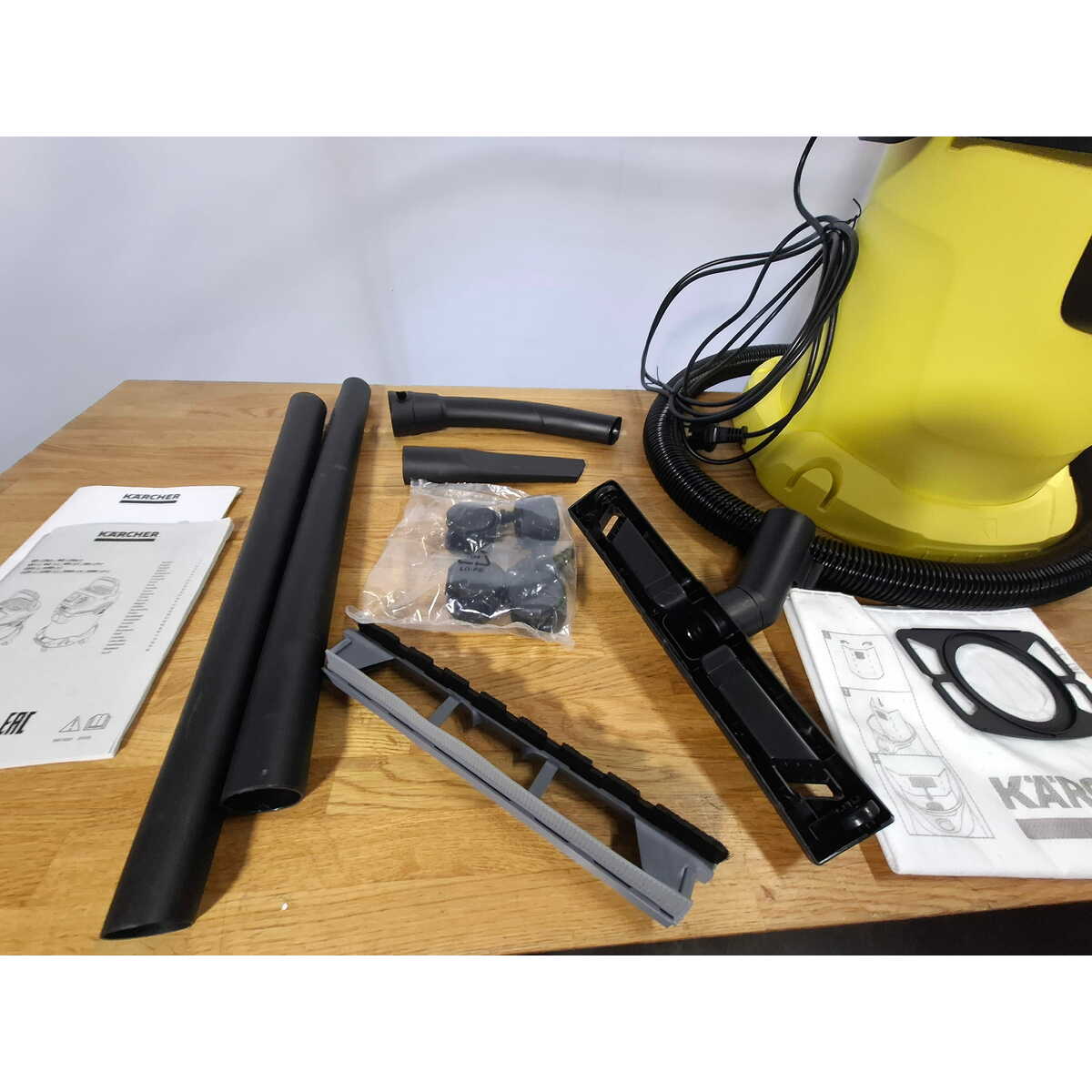 Строительный пылесос Karcher WD 3 V-17 / 4 / 20 (Цвет: Yellow)