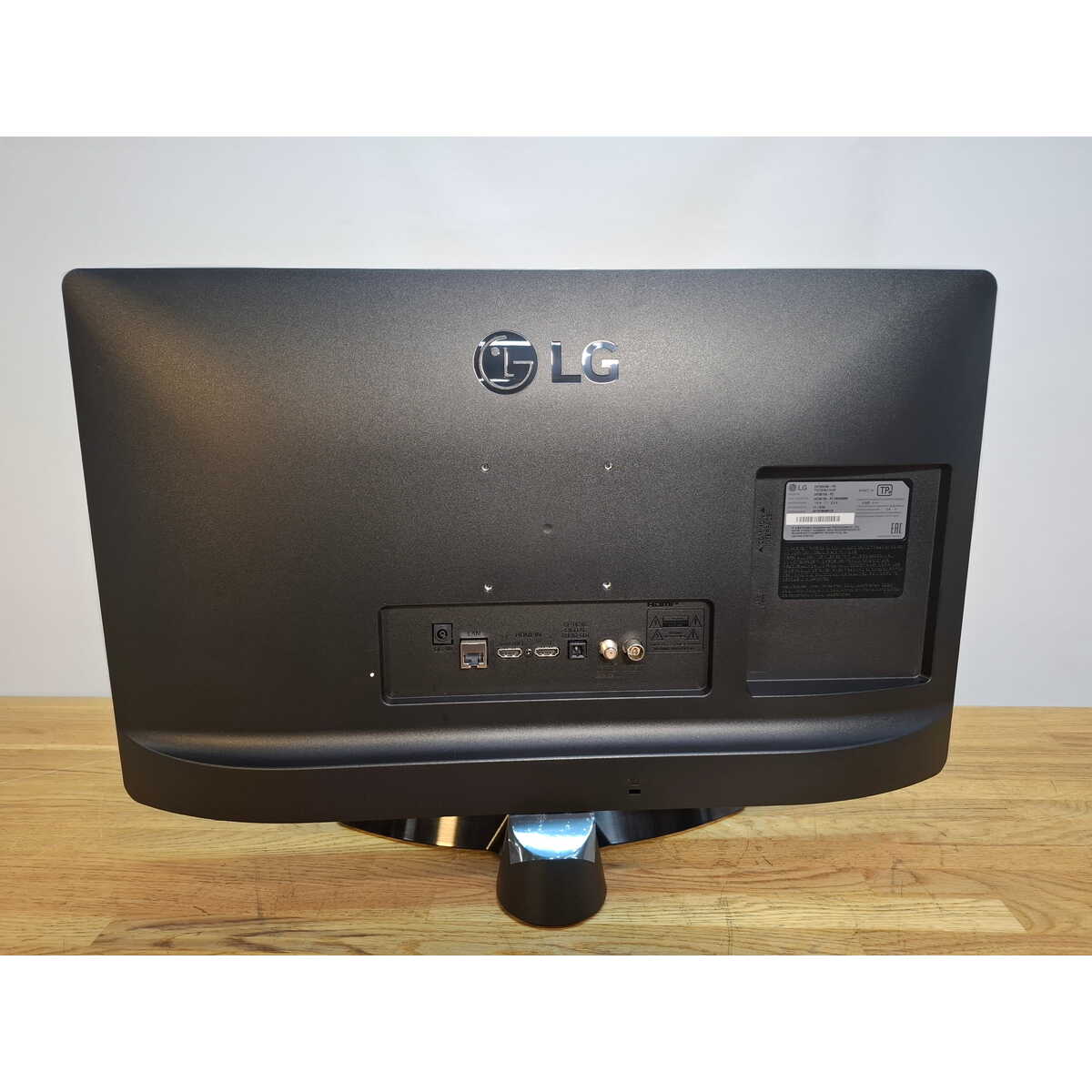 Телевизор LG 24" 24TQ510S-PZ.ARUZ, черный