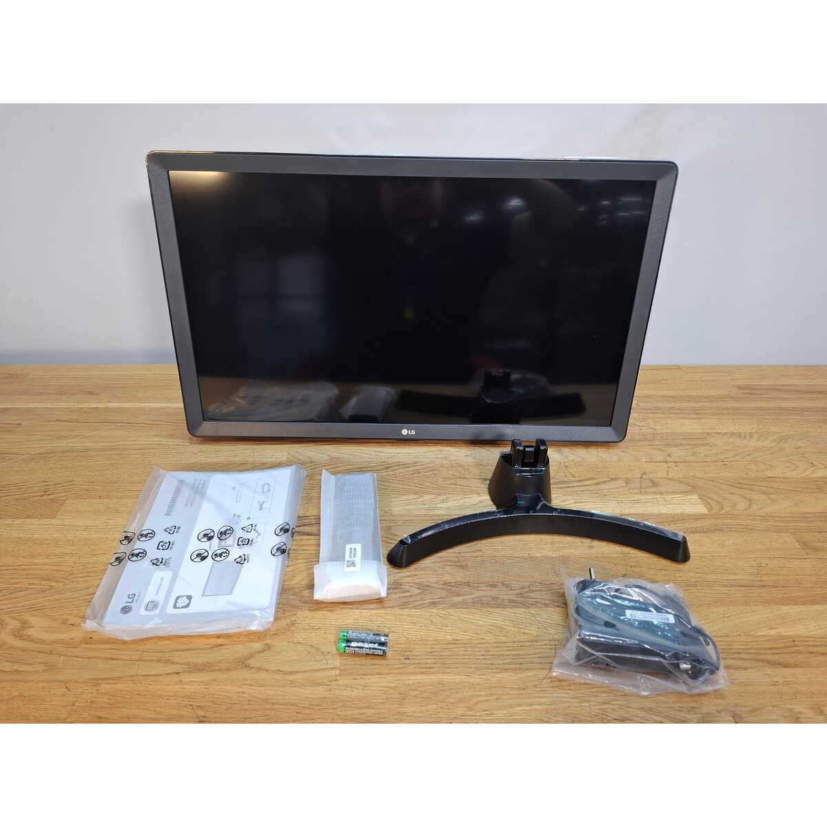 Телевизор LG 24" 24TQ510S-PZ.ARUZ, черный
