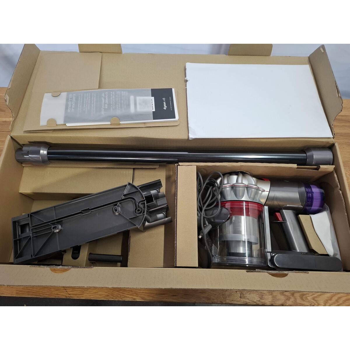 Пылесос Dyson V8 (Цвет: Silver / Nickel)