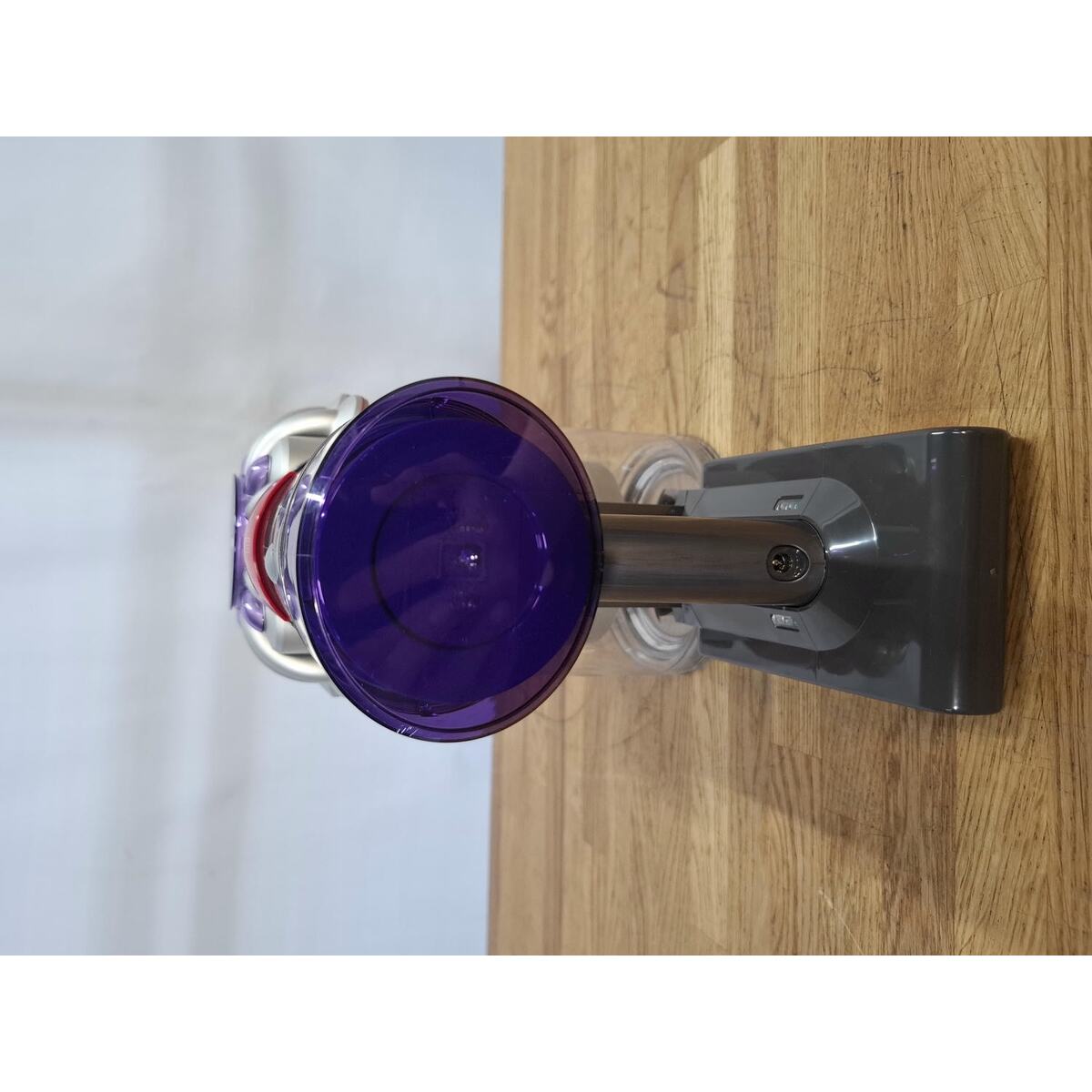 Пылесос Dyson V8 (Цвет: Silver / Nickel)