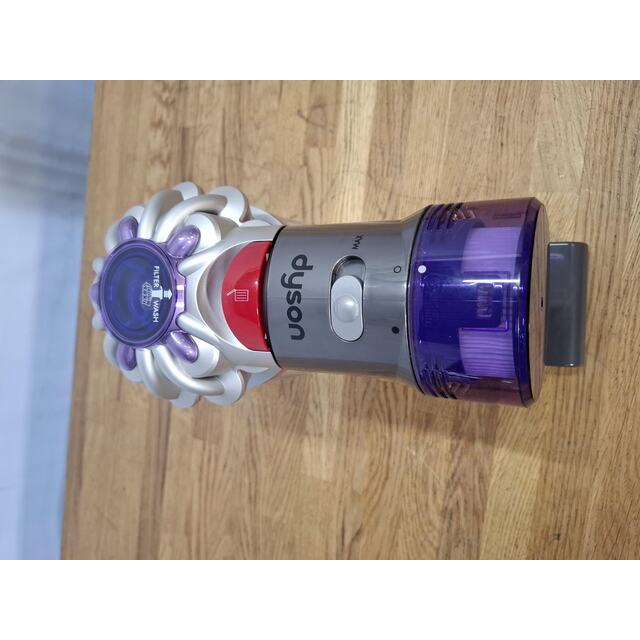 Пылесос Dyson V8 (Цвет: Silver / Nickel) Пылесос Dyson V8 (Цвет: Silver / Nickel)