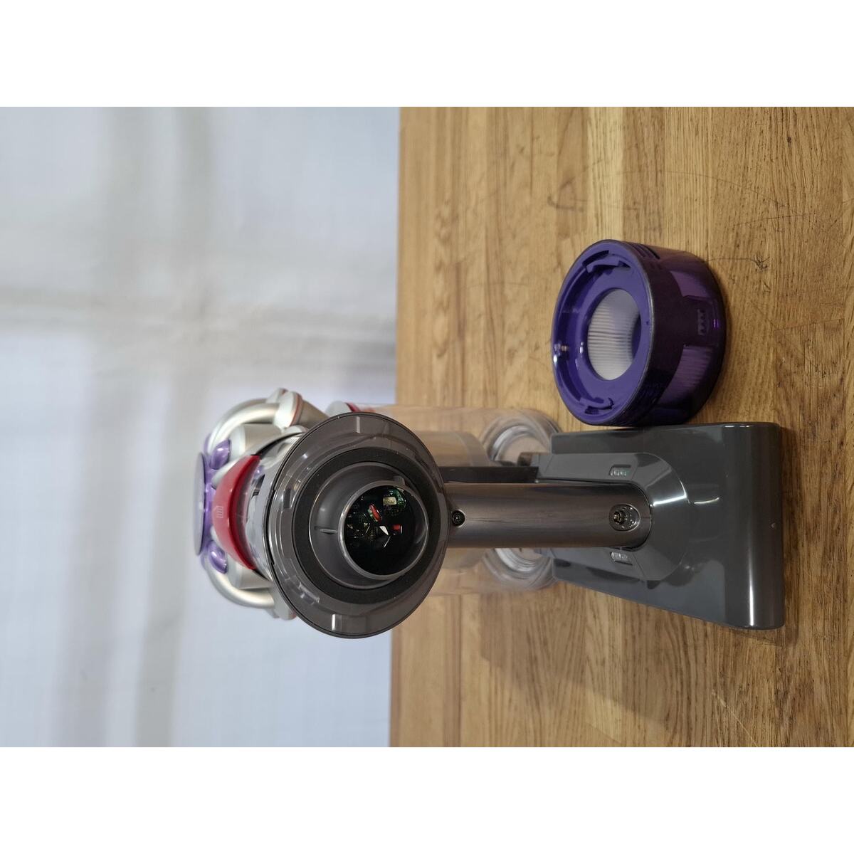 Пылесос Dyson V8 (Цвет: Silver / Nickel)
