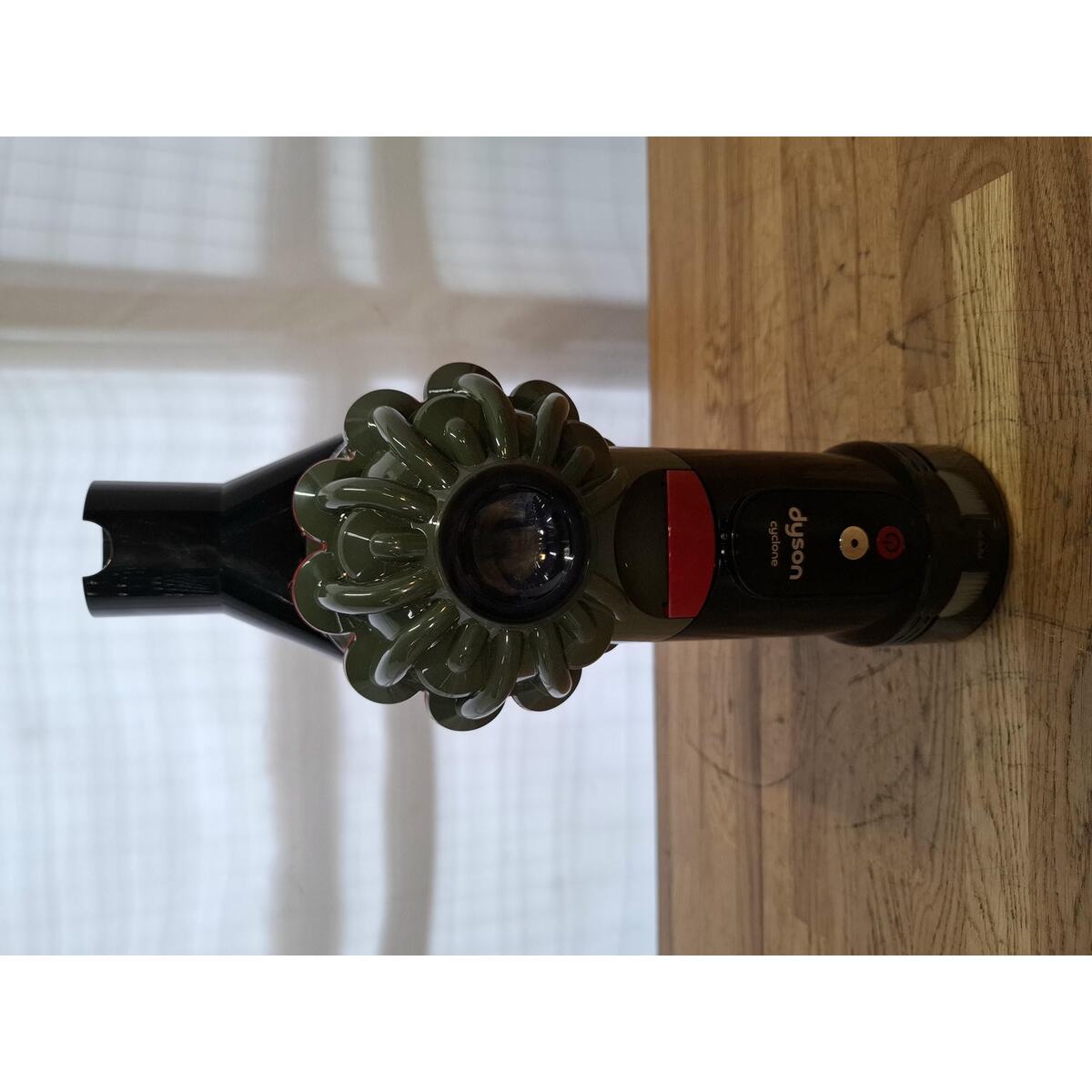 Пылесос Dyson Cyclone V8 New, черный