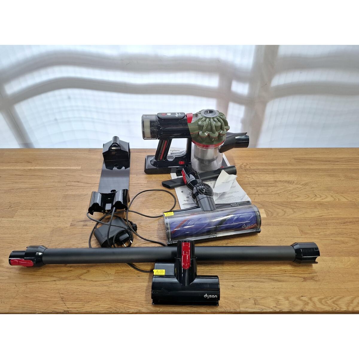 Пылесос Dyson Cyclone V8 New, черный