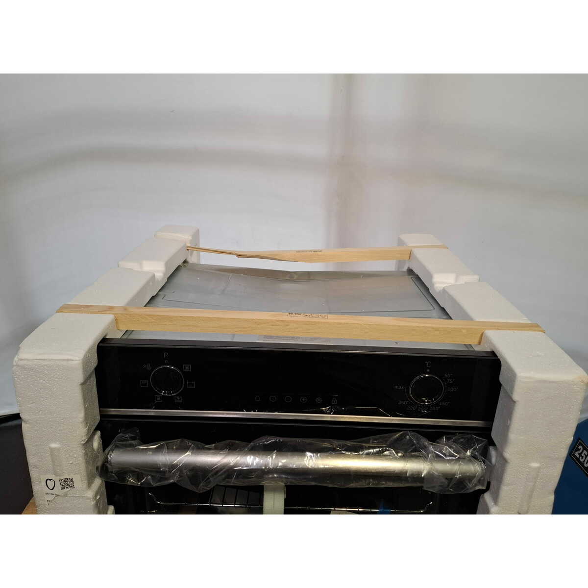 Духовой шкаф Beko BIOC1431KBNC, черный