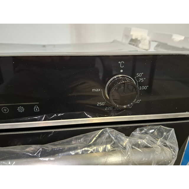 Духовой шкаф Beko BIOC1431KBNC, черный