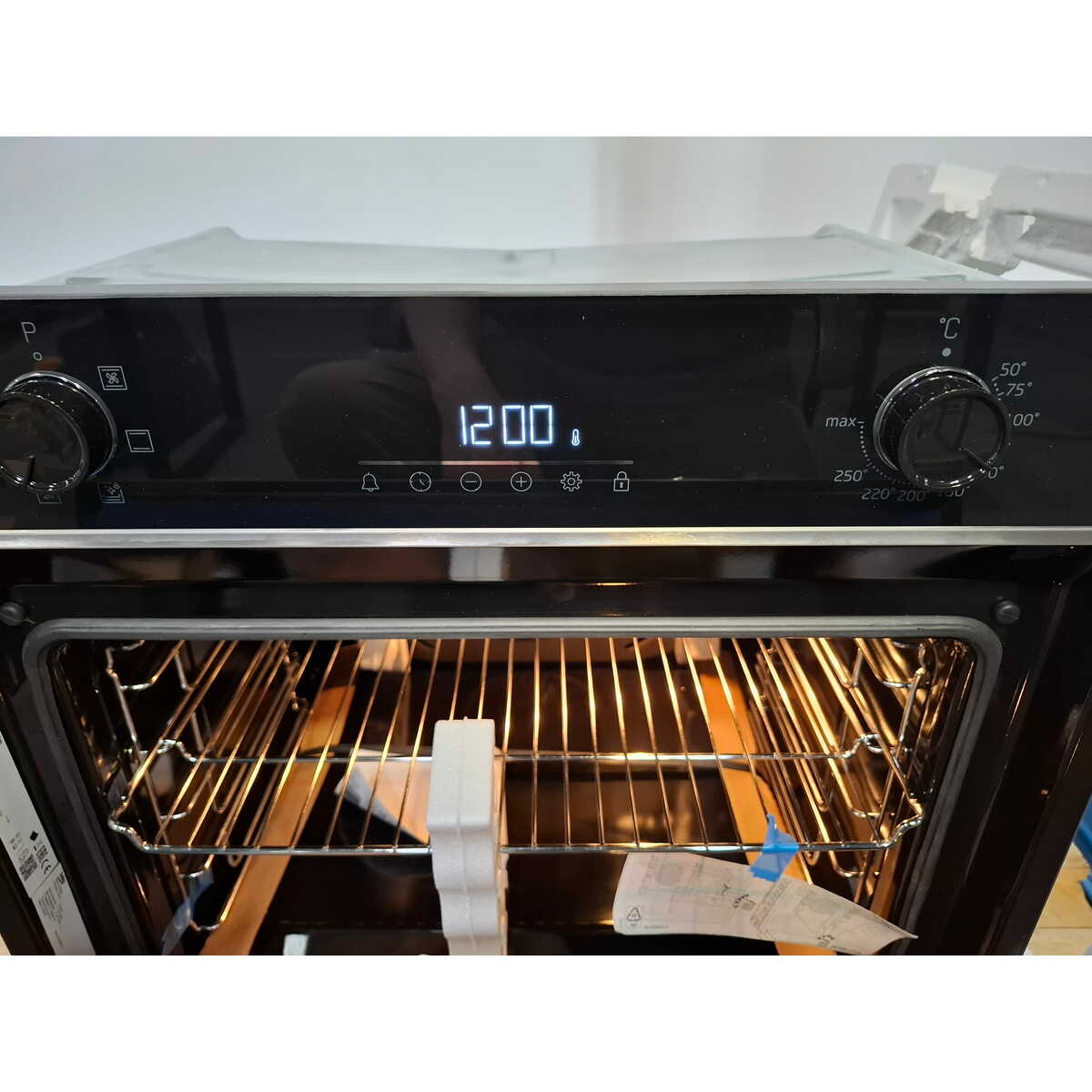 Духовой шкаф Beko BIOC1431KBNC, черный