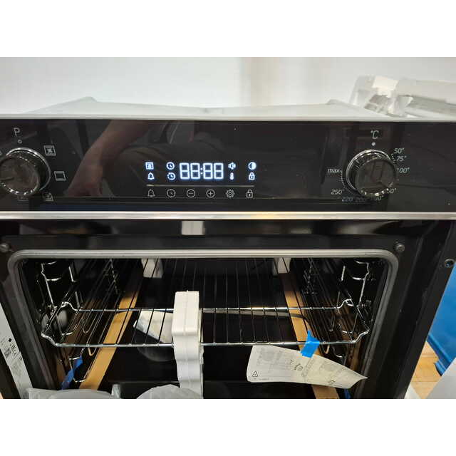 Духовой шкаф Beko BIOC1431KBNC, черный