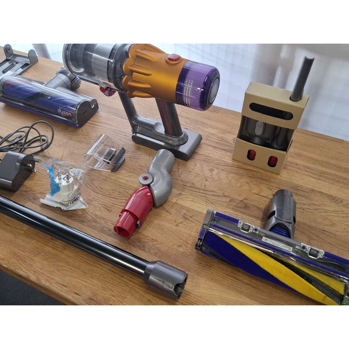 Пылесос Dyson V12 Detect Slim Absolute (Цвет: Yellow/Nickel)