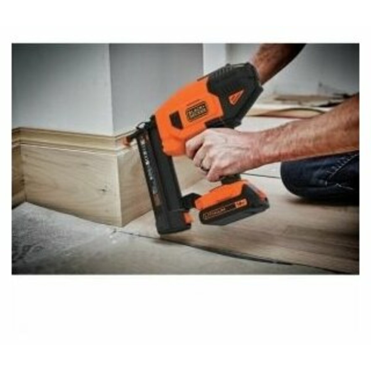 Степлер аккумуляторный Black+Decker BCNG01D1-QW (Цвет: Orange)