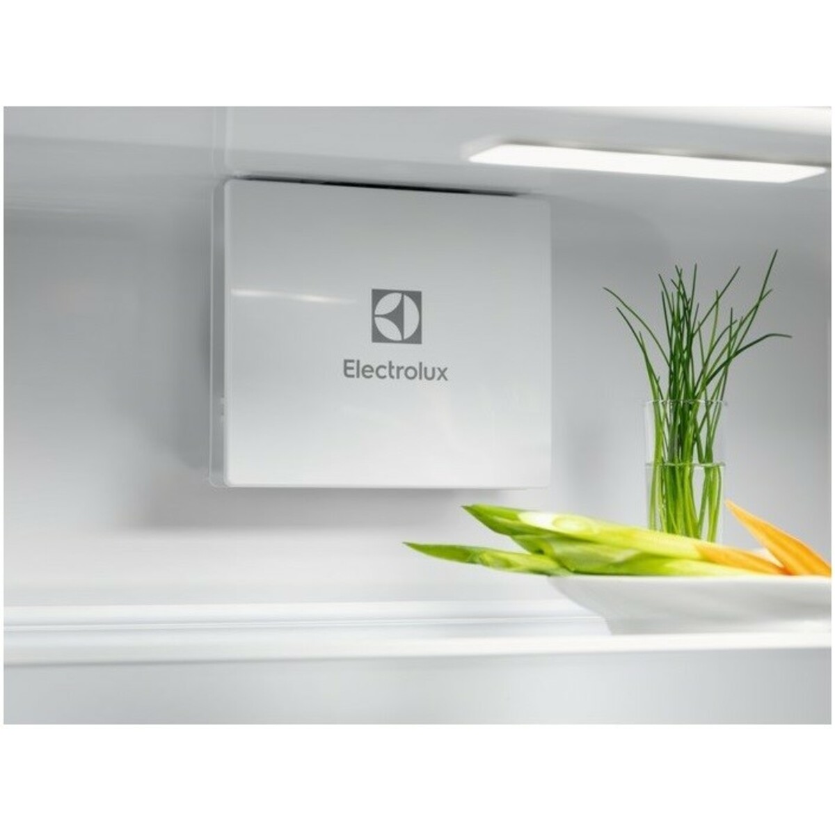 Холодильник Electrolux LND5FE18S, белый