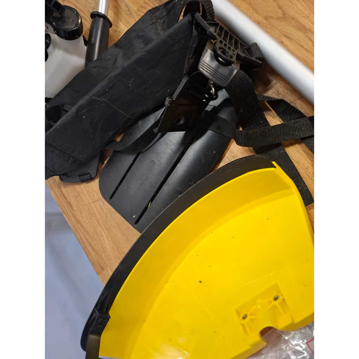 Триммер бензиновый Champion T463S-2 (2-коробки) (Цвет: Yellow)