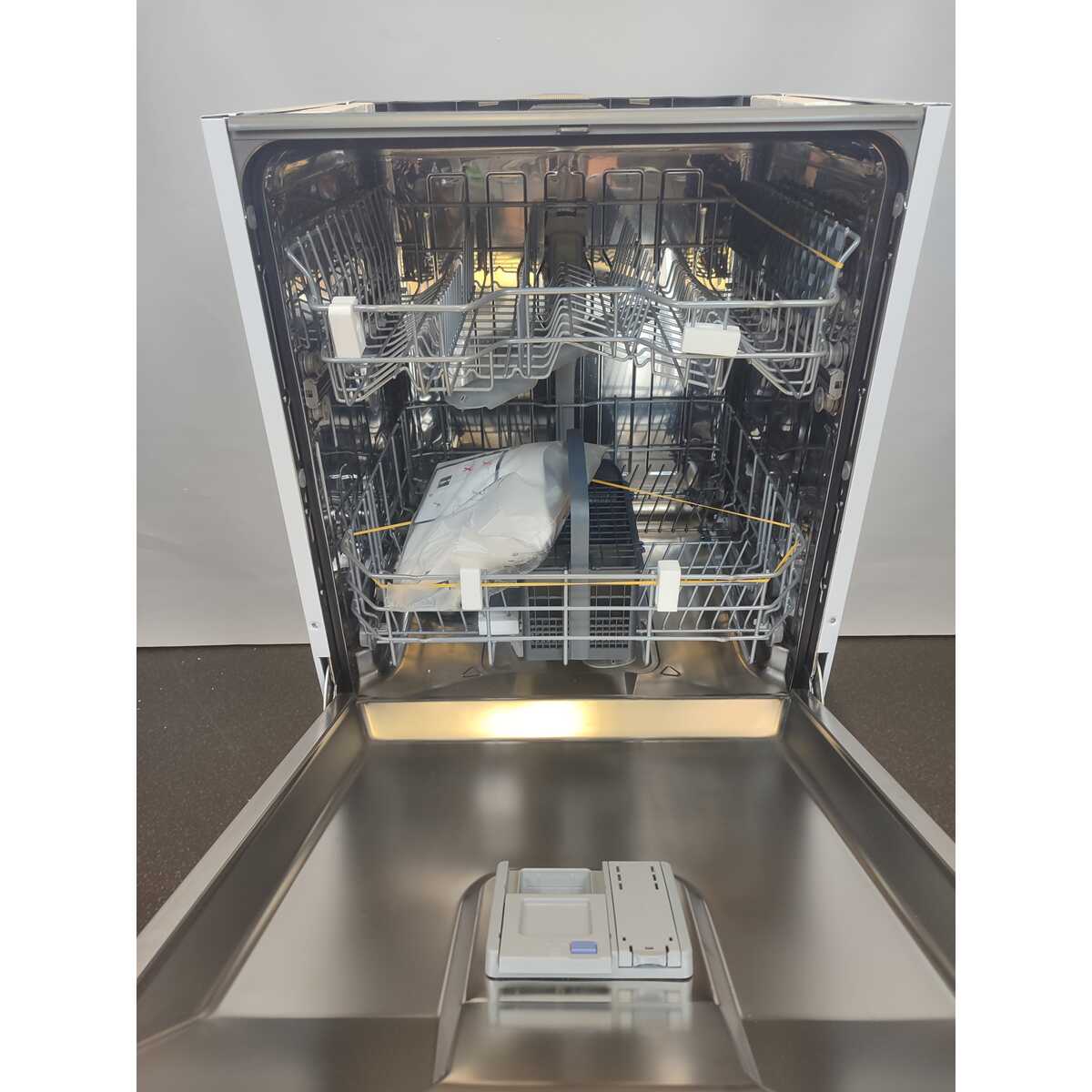 Посудомоечная машина Beko BDIN15320, белый
