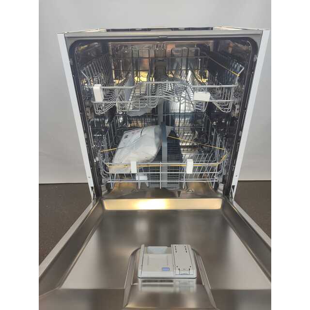 Посудомоечная машина Beko BDIN15320, белый