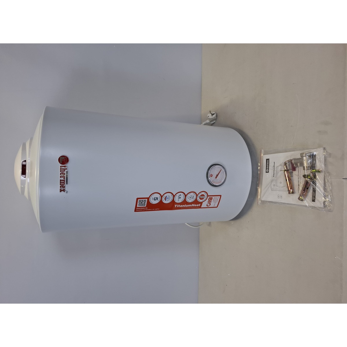 Водонагреватель Thermex TitaniumHeat 50 V Slim, белый