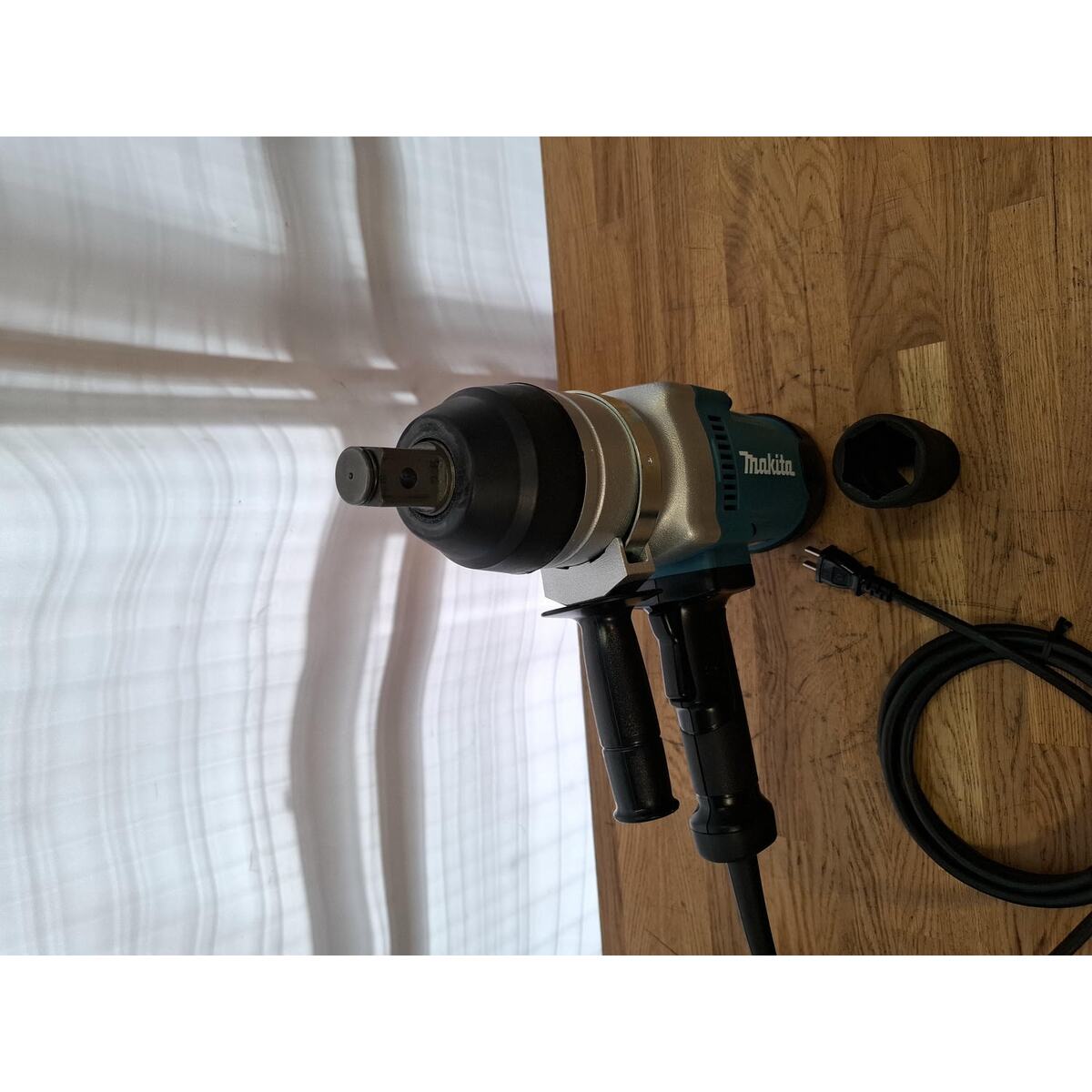 Гайковерт Makita TW1000 (Цвет: Blue)