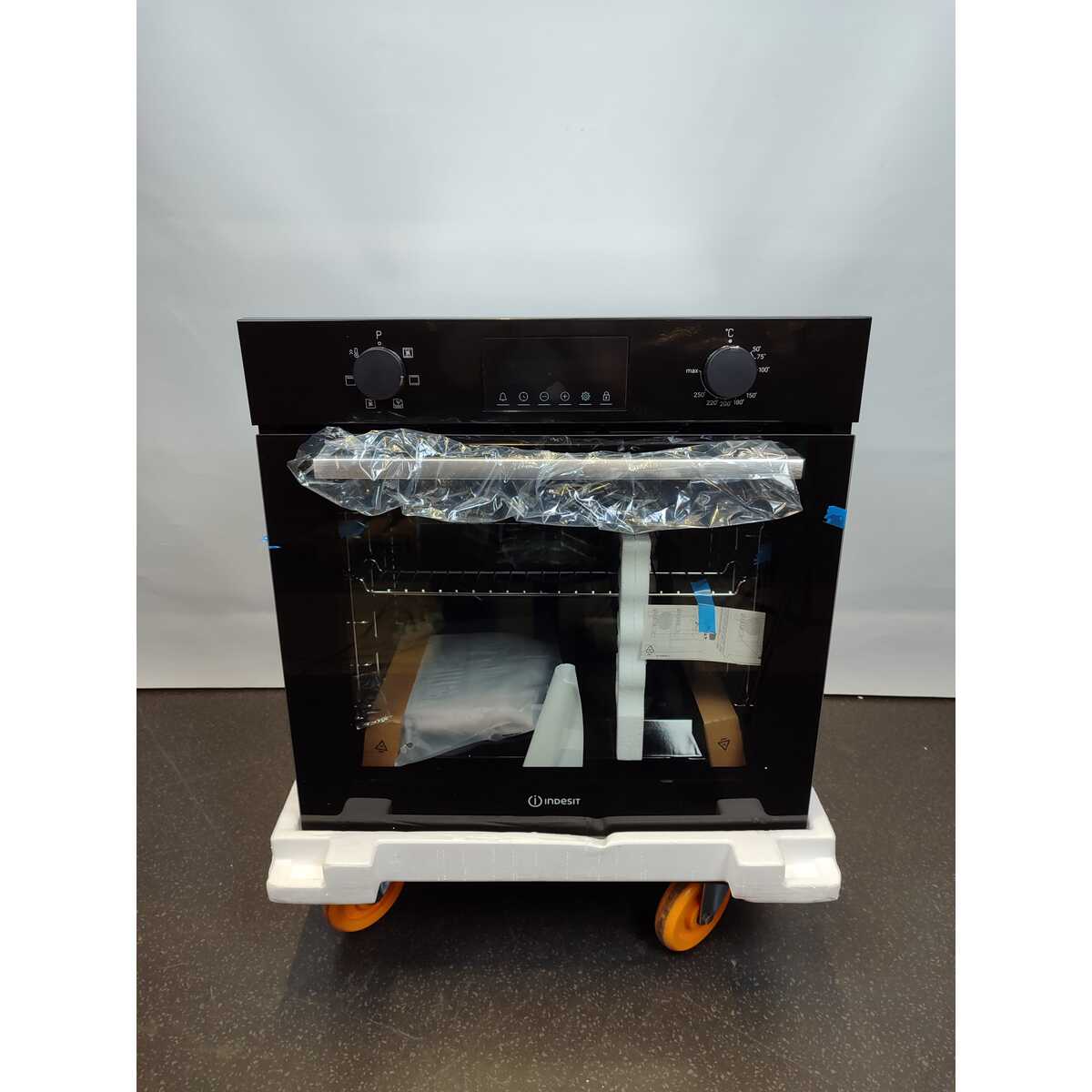 Духовой шкаф Indesit IFE 3644 BL, черный