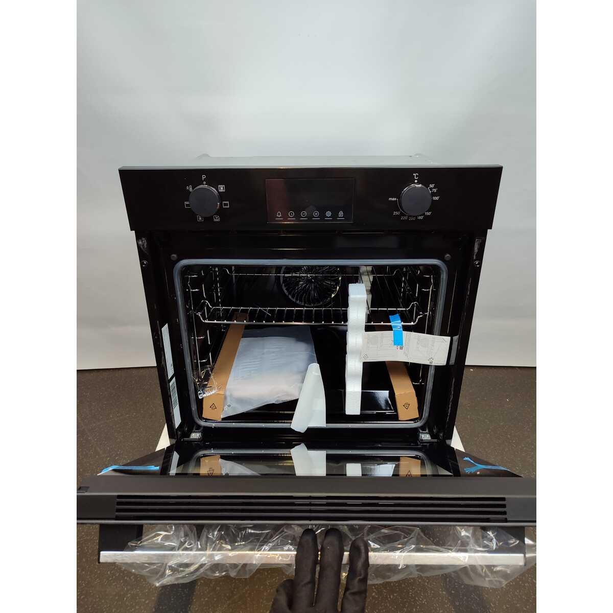 Духовой шкаф Indesit IFE 3644 BL, черный