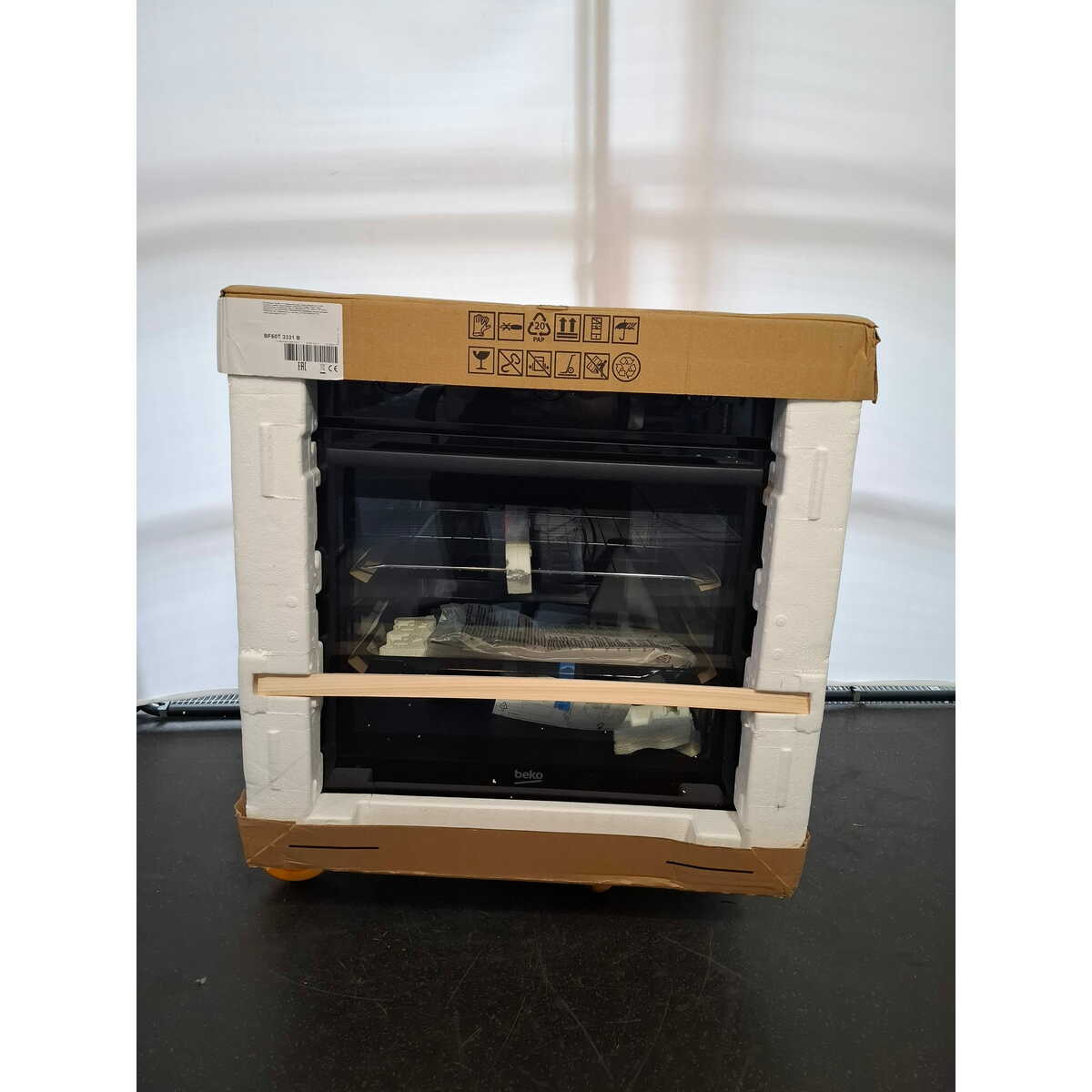 Духовой шкаф Beko BF60T3331B, черный