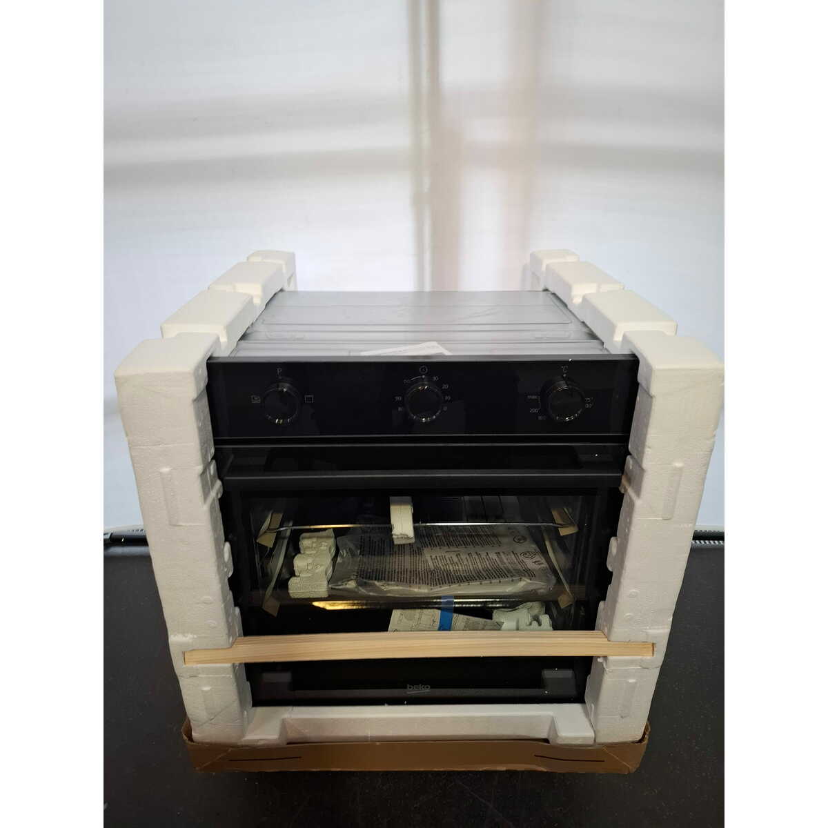 Духовой шкаф Beko BF60T3331B, черный