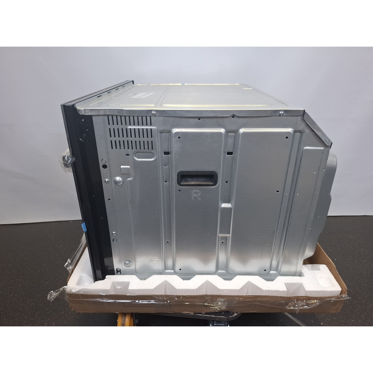 Духовой шкаф Beko BBCM13300X, черный