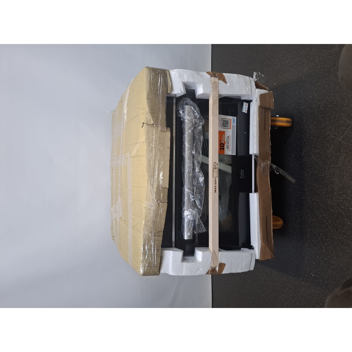 Духовой шкаф Beko BBCM13300X, черный