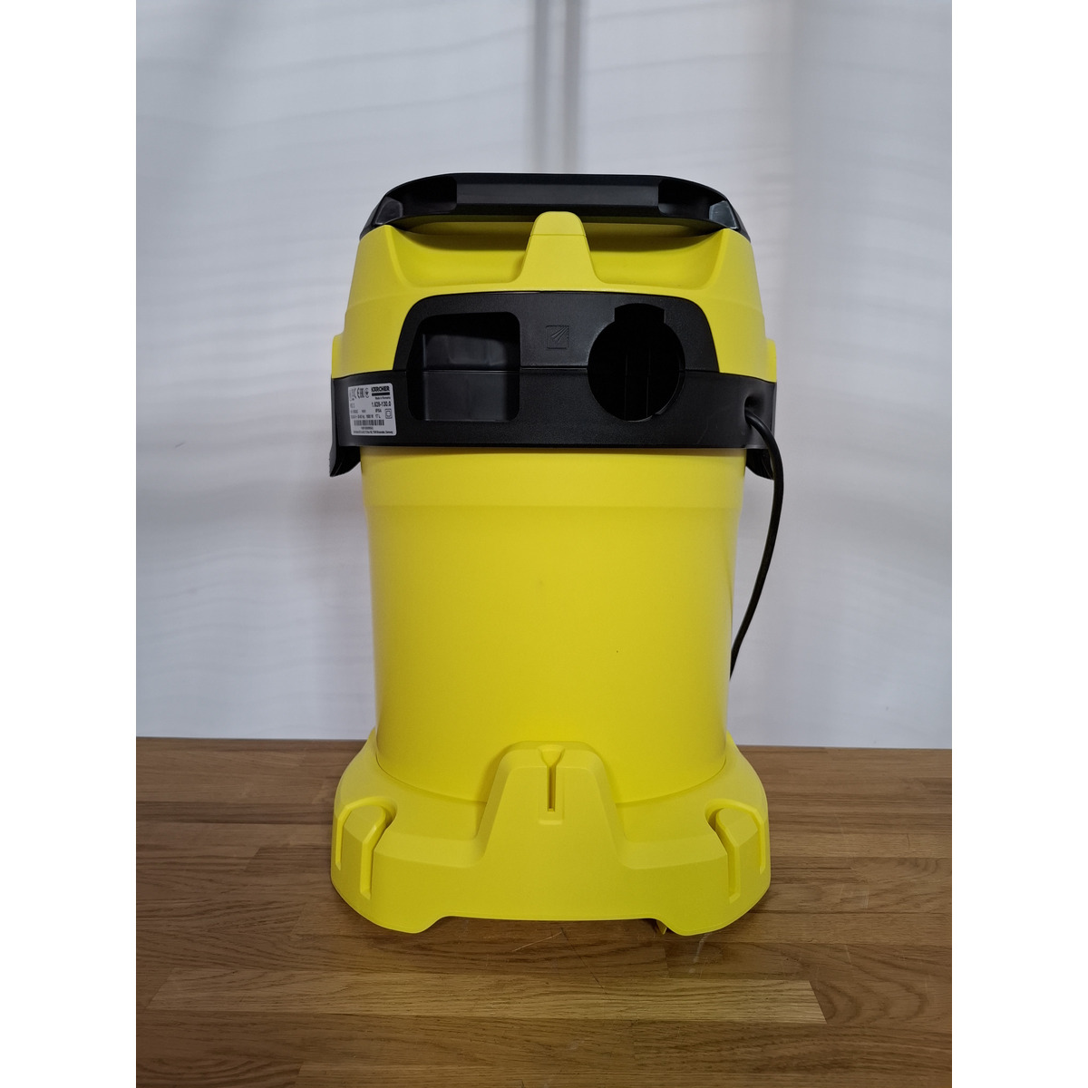 Строительный пылесос Karcher WD 3 V-17 / 4 / 20 (Цвет: Yellow)