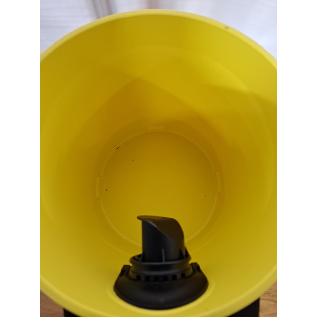 Строительный пылесос Karcher WD 3 V-17 / 4 / 20 (Цвет: Yellow)