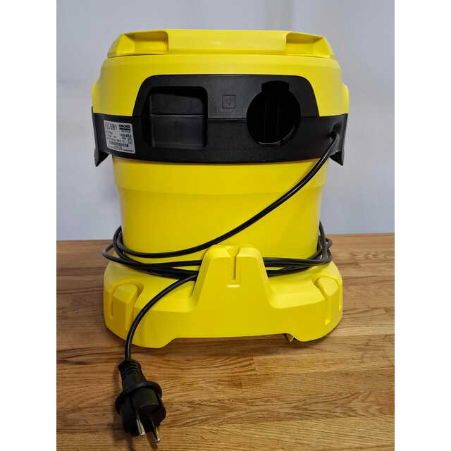 Строительный пылесос Karcher WD 2 Plus V-12 / 4 / 18 (Цвет: Yellow)