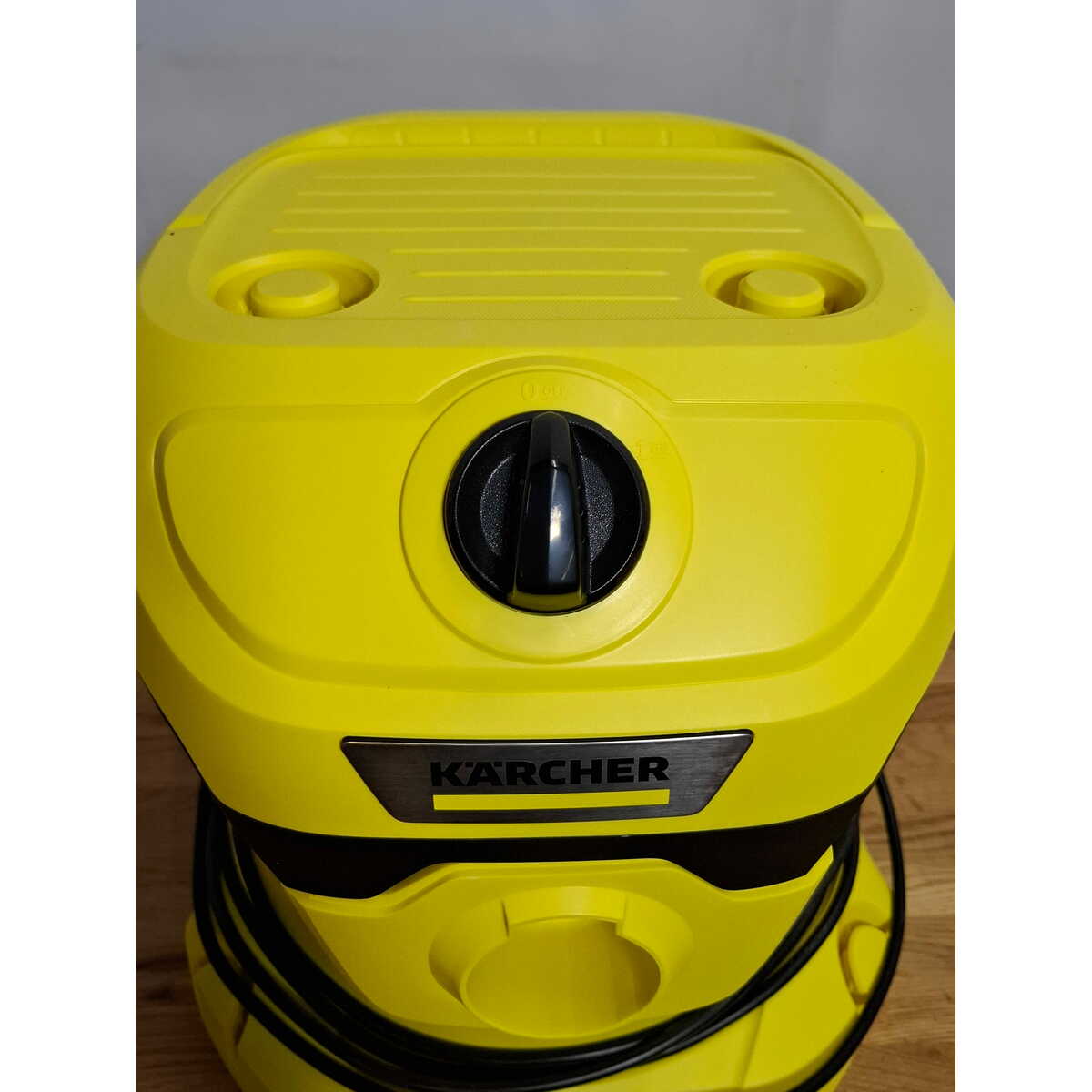 Строительный пылесос Karcher WD 2 Plus V-12/4/18 (Цвет: Yellow)