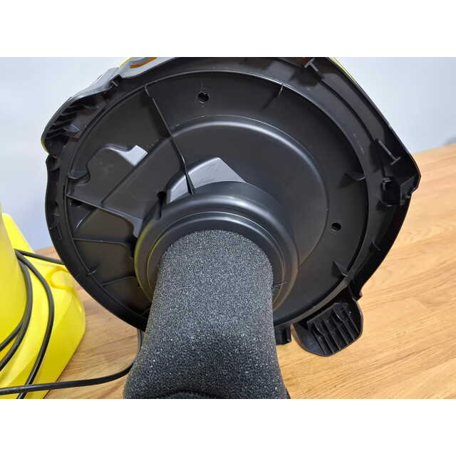 Строительный пылесос Karcher WD 2 Plus V-12 / 4 / 18 (Цвет: Yellow)