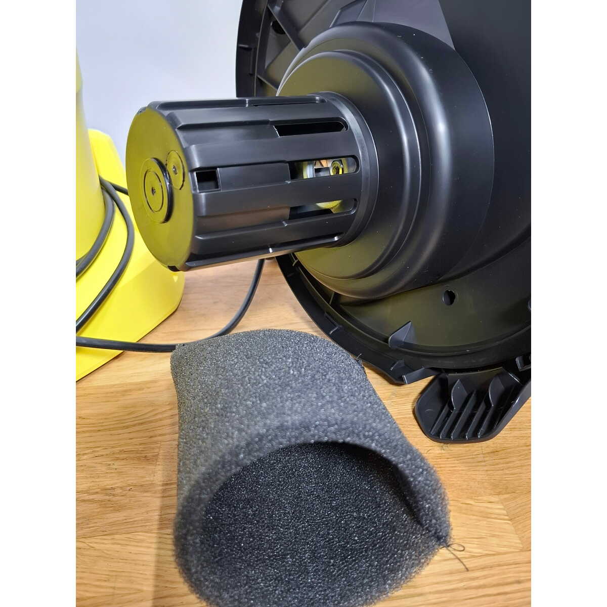 Строительный пылесос Karcher WD 2 Plus V-12/4/18 (Цвет: Yellow)