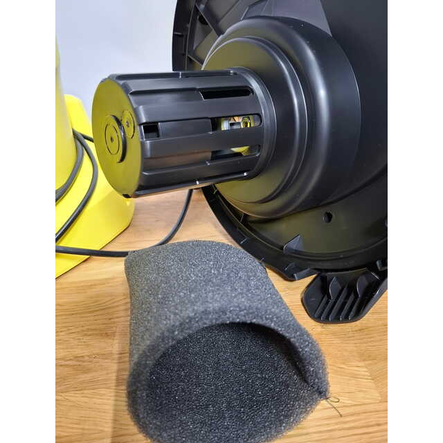 Строительный пылесос Karcher WD 2 Plus V-12 / 4 / 18 (Цвет: Yellow)