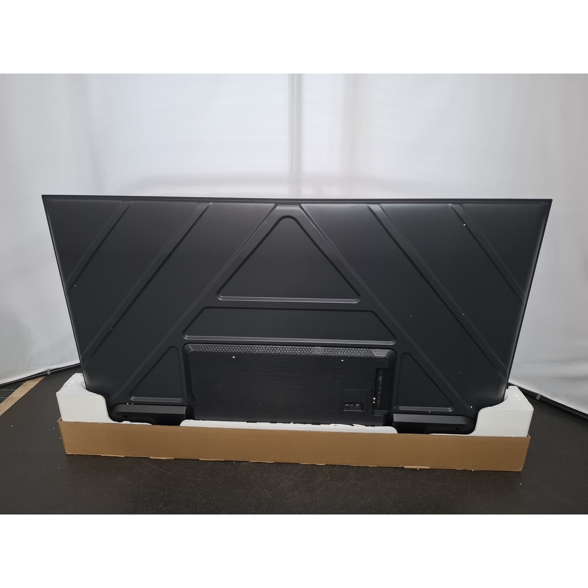Телевизор Hisense 75" 75E7Q PRO, черный