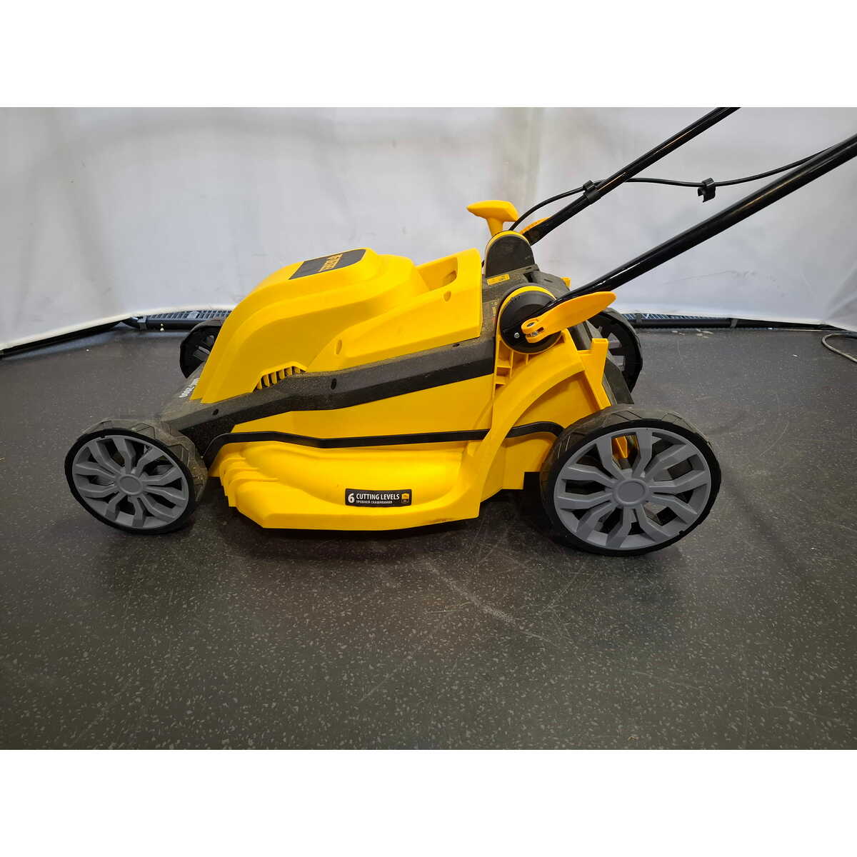 Газонокосилка роторная Denzel GMC-2000 (Цвет: Yellow / Black)