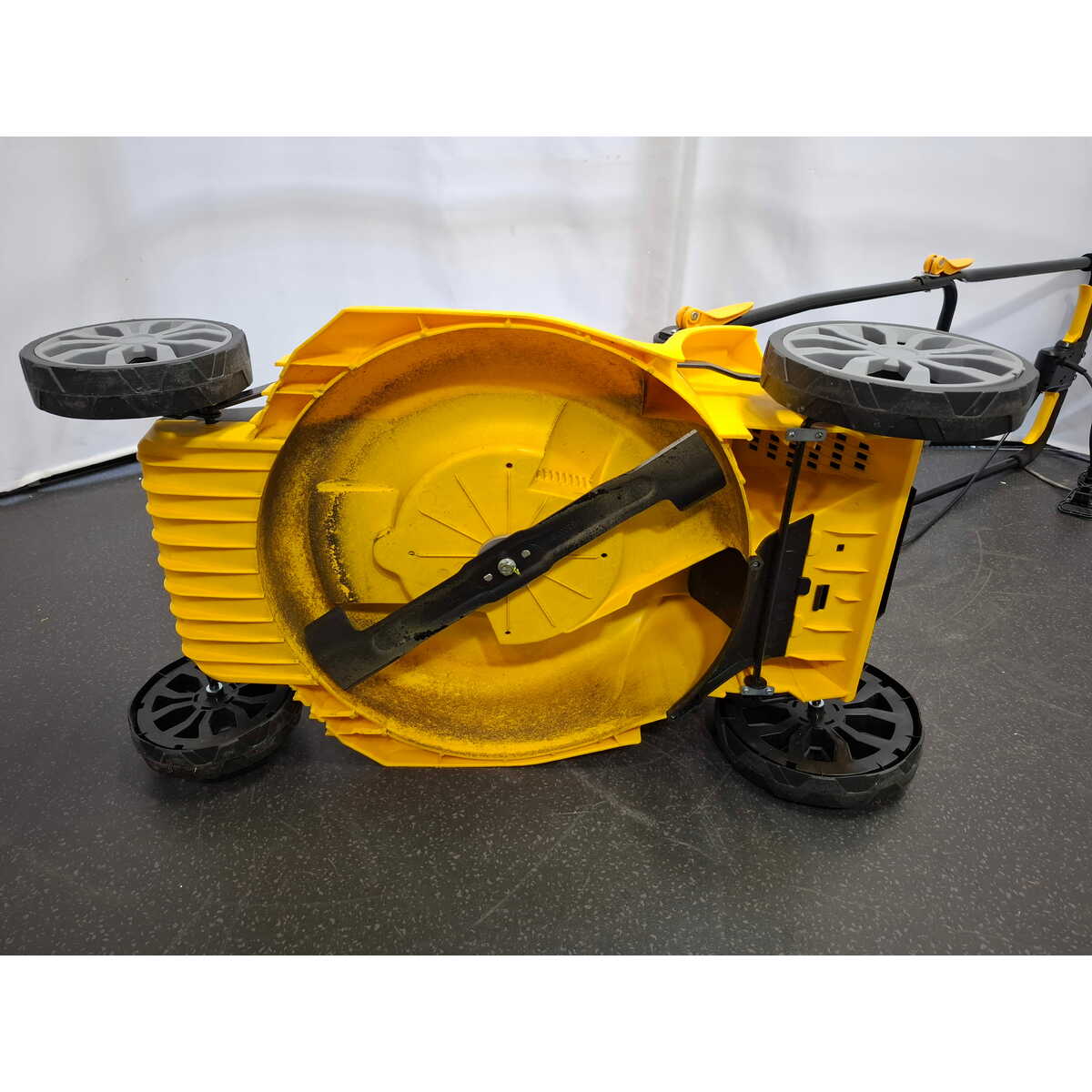 Газонокосилка роторная Denzel GMC-2000 (Цвет: Yellow / Black)