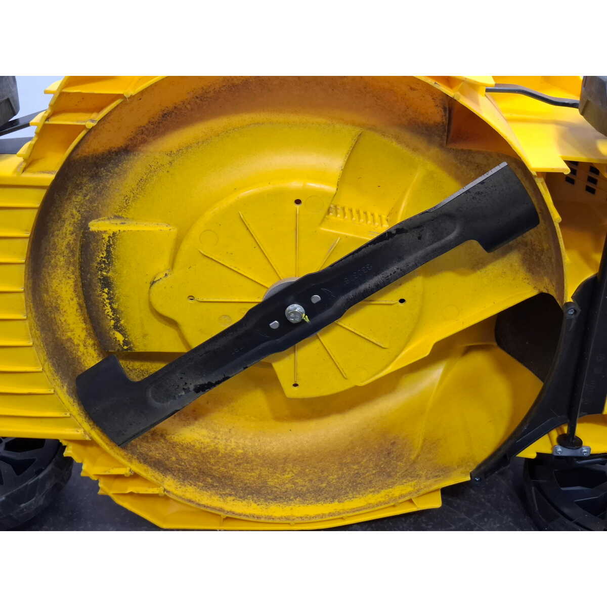 Газонокосилка роторная Denzel GMC-2000 (Цвет: Yellow / Black)