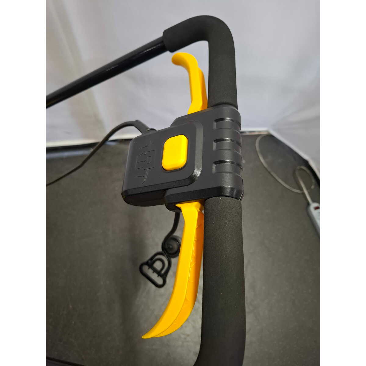 Газонокосилка роторная Denzel GMC-2000 (Цвет: Yellow / Black)