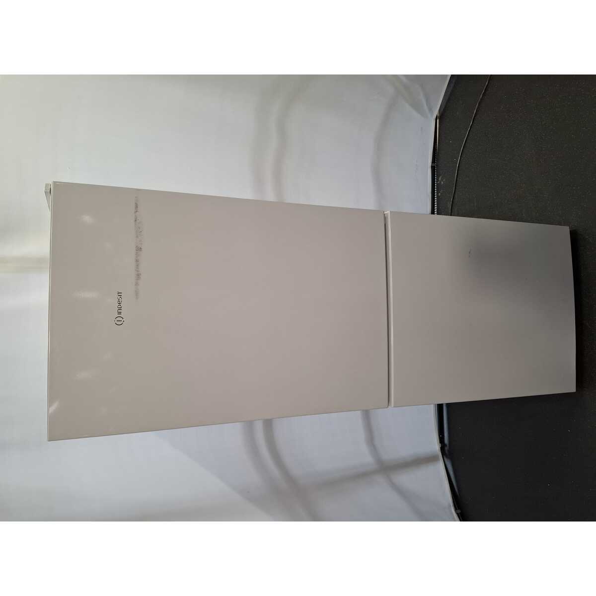 Холодильник Indesit ITR 4160 W, белый