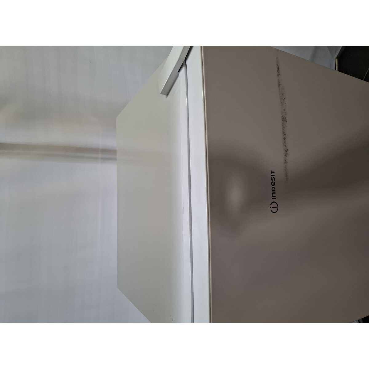 Холодильник Indesit ITR 4160 W, белый