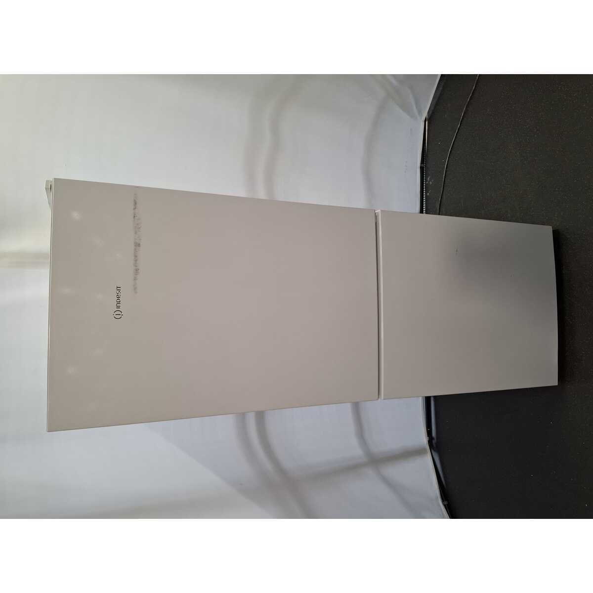 Холодильник Indesit ITR 4160 W, белый