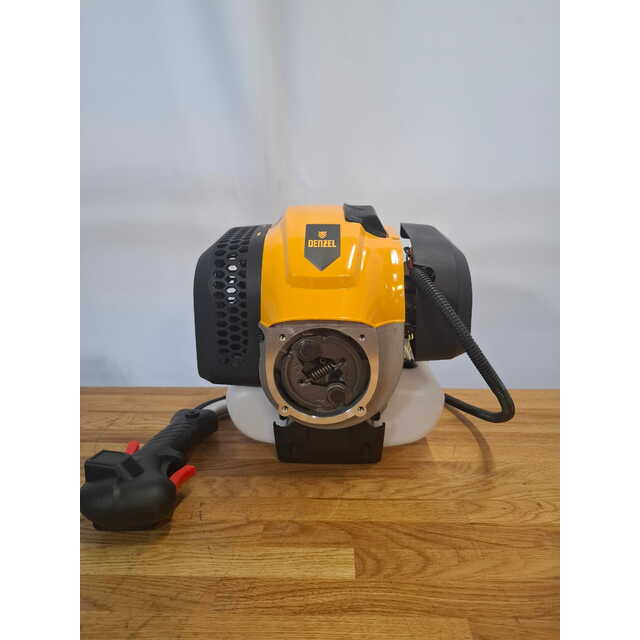Триммер бензиновый Denzel DGT-52-PRO (2-коробки) (Цвет: Yellow) Триммер бензиновый Denzel DGT-52-PRO (2-коробки) (Цвет: Yellow)