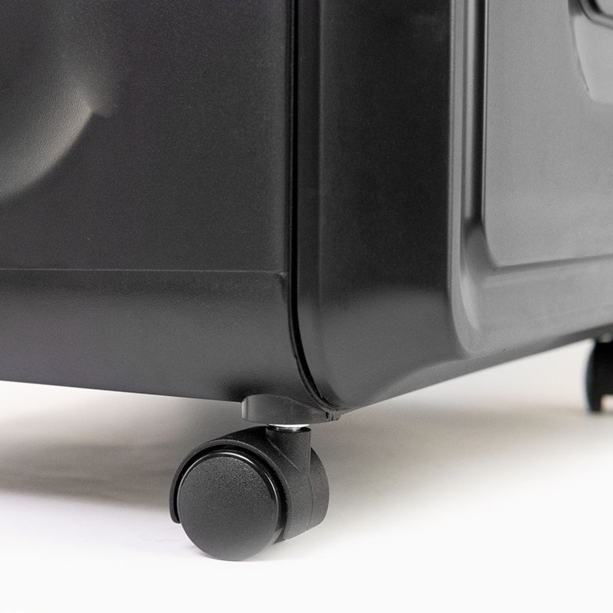 Шредер Heleos УМ32-4, черный